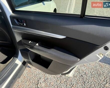 Белый Субару Аутбек, объемом двигателя 2.5 л и пробегом 222 тыс. км за 8950 $, фото 46 на Automoto.ua