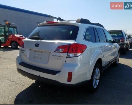Белый Субару Аутбек, объемом двигателя 2.46 л и пробегом 330 тыс. км за 9000 $, фото 4 на Automoto.ua
