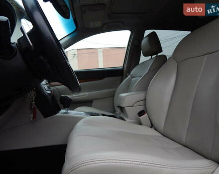 Белый Субару Аутбек, объемом двигателя 2.46 л и пробегом 240 тыс. км за 10890 $, фото 62 на Automoto.ua