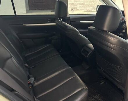 Белый Субару Аутбек, объемом двигателя 2 л и пробегом 255 тыс. км за 9700 $, фото 11 на Automoto.ua