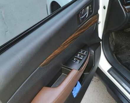 Белый Субару Аутбек, объемом двигателя 2.46 л и пробегом 145 тыс. км за 13500 $, фото 14 на Automoto.ua