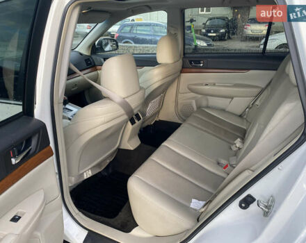 Білий Субару Аутбек, об'ємом двигуна 2.5 л та пробігом 240 тис. км за 8787 $, фото 14 на Automoto.ua