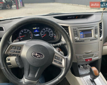 Білий Субару Аутбек, об'ємом двигуна 2.5 л та пробігом 240 тис. км за 8787 $, фото 11 на Automoto.ua