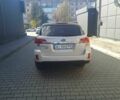 Белый Субару Аутбек, объемом двигателя 2 л и пробегом 230 тыс. км за 10000 $, фото 4 на Automoto.ua