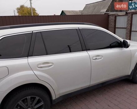 Белый Субару Аутбек, объемом двигателя 2 л и пробегом 243 тыс. км за 9999 $, фото 8 на Automoto.ua