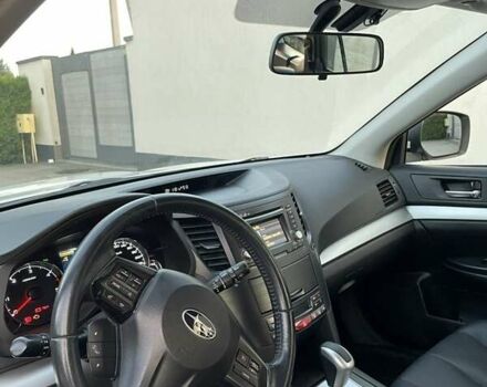 Білий Субару Аутбек, об'ємом двигуна 2 л та пробігом 176 тис. км за 12900 $, фото 13 на Automoto.ua