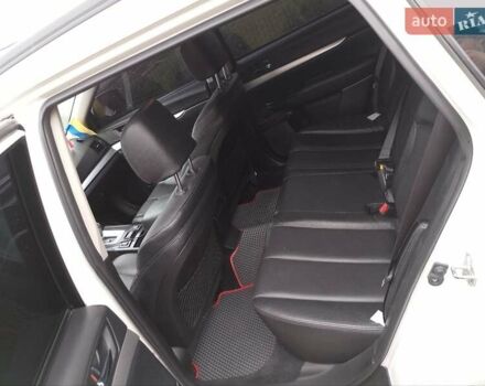 Белый Субару Аутбек, объемом двигателя 2 л и пробегом 243 тыс. км за 10500 $, фото 10 на Automoto.ua