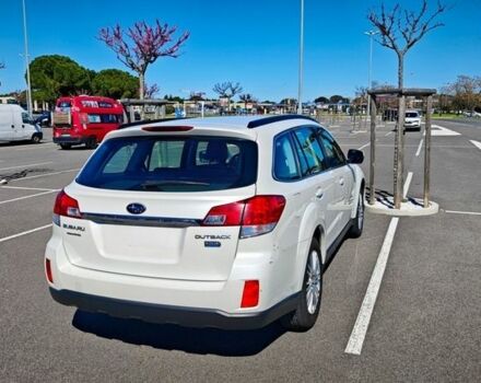 Белый Субару Аутбек, объемом двигателя 2 л и пробегом 147 тыс. км за 13000 $, фото 5 на Automoto.ua