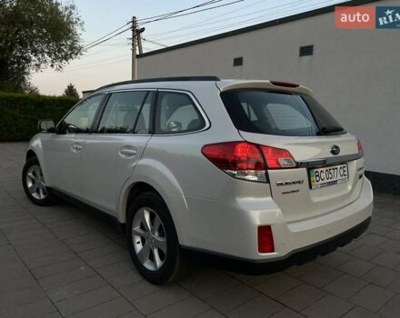 Білий Субару Аутбек, об'ємом двигуна 2 л та пробігом 176 тис. км за 12900 $, фото 7 на Automoto.ua