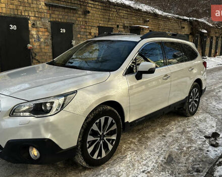 Белый Субару Аутбек, объемом двигателя 2.46 л и пробегом 217 тыс. км за 15000 $, фото 3 на Automoto.ua