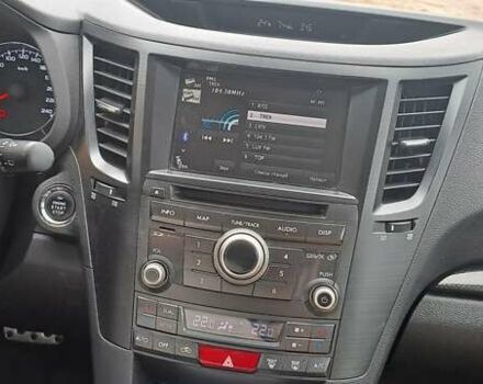 Белый Субару Аутбек, объемом двигателя 2 л и пробегом 228 тыс. км за 10700 $, фото 16 на Automoto.ua