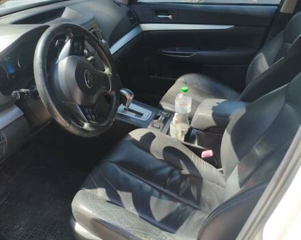 Білий Субару Аутбек, об'ємом двигуна 2.5 л та пробігом 155 тис. км за 8999 $, фото 3 на Automoto.ua