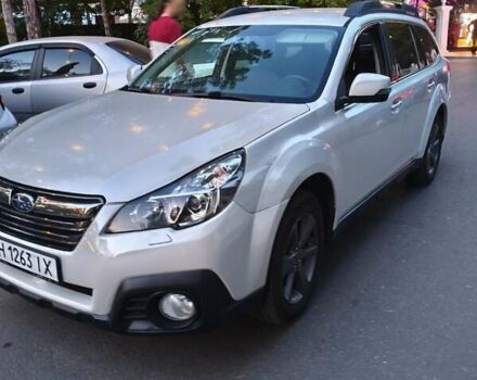 Белый Субару Аутбек, объемом двигателя 2.5 л и пробегом 155 тыс. км за 10700 $, фото 5 на Automoto.ua