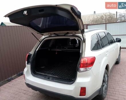 Белый Субару Аутбек, объемом двигателя 2 л и пробегом 243 тыс. км за 9999 $, фото 15 на Automoto.ua