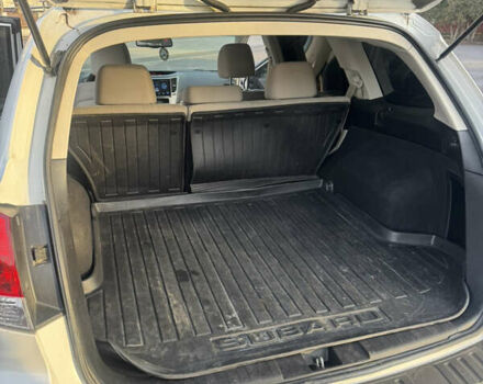 Білий Субару Аутбек, об'ємом двигуна 2.5 л та пробігом 289 тис. км за 11000 $, фото 13 на Automoto.ua