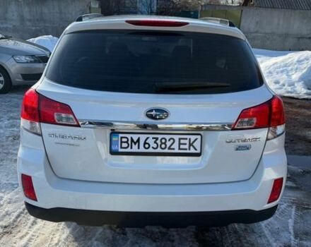 Белый Субару Аутбек, объемом двигателя 2 л и пробегом 230 тыс. км за 12800 $, фото 3 на Automoto.ua