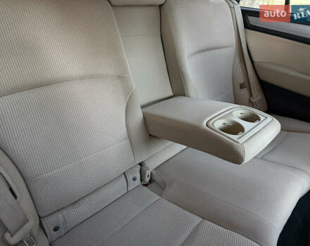 Белый Субару Аутбек, объемом двигателя 2.46 л и пробегом 191 тыс. км за 11499 $, фото 9 на Automoto.ua