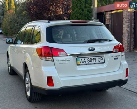 Білий Субару Аутбек, об'ємом двигуна 2 л та пробігом 104 тис. км за 13500 $, фото 16 на Automoto.ua