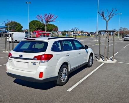 Белый Субару Аутбек, объемом двигателя 2 л и пробегом 147 тыс. км за 13000 $, фото 4 на Automoto.ua