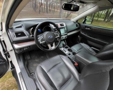 Білий Субару Аутбек, об'ємом двигуна 2.5 л та пробігом 178 тис. км за 13200 $, фото 7 на Automoto.ua