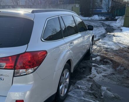 Білий Субару Аутбек, об'ємом двигуна 2 л та пробігом 230 тис. км за 12600 $, фото 3 на Automoto.ua
