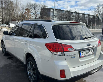 Білий Субару Аутбек, об'ємом двигуна 2 л та пробігом 247 тис. км за 12500 $, фото 6 на Automoto.ua