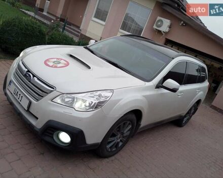 Белый Субару Аутбек, объемом двигателя 2 л и пробегом 243 тыс. км за 9999 $, фото 2 на Automoto.ua