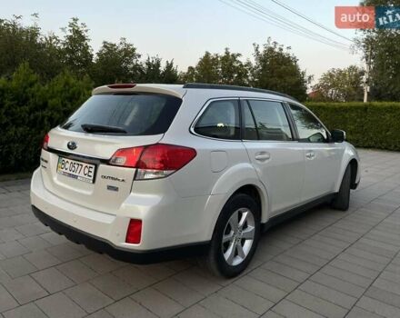 Білий Субару Аутбек, об'ємом двигуна 2 л та пробігом 176 тис. км за 12900 $, фото 14 на Automoto.ua