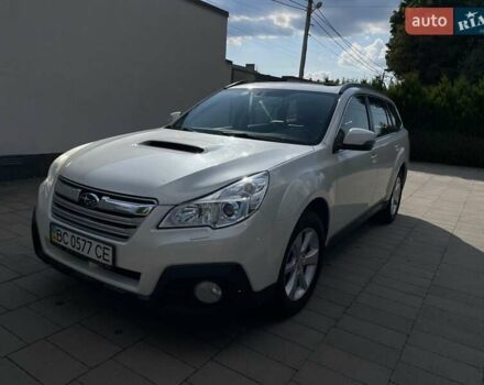 Білий Субару Аутбек, об'ємом двигуна 2 л та пробігом 176 тис. км за 12900 $, фото 1 на Automoto.ua