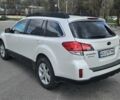 Белый Субару Аутбек, объемом двигателя 2.46 л и пробегом 212 тыс. км за 11300 $, фото 6 на Automoto.ua