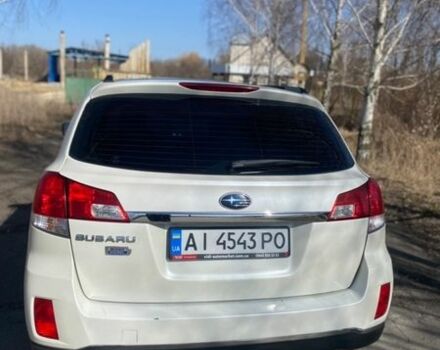 Белый Субару Аутбек, объемом двигателя 2 л и пробегом 250 тыс. км за 12500 $, фото 4 на Automoto.ua