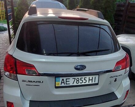 Білий Субару Аутбек, об'ємом двигуна 2.5 л та пробігом 60 тис. км за 12000 $, фото 1 на Automoto.ua