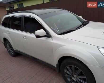 Белый Субару Аутбек, объемом двигателя 2 л и пробегом 243 тыс. км за 9999 $, фото 9 на Automoto.ua