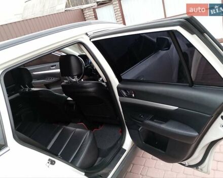 Белый Субару Аутбек, объемом двигателя 2 л и пробегом 243 тыс. км за 10500 $, фото 11 на Automoto.ua