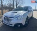 Белый Субару Аутбек, объемом двигателя 2 л и пробегом 250 тыс. км за 12500 $, фото 1 на Automoto.ua