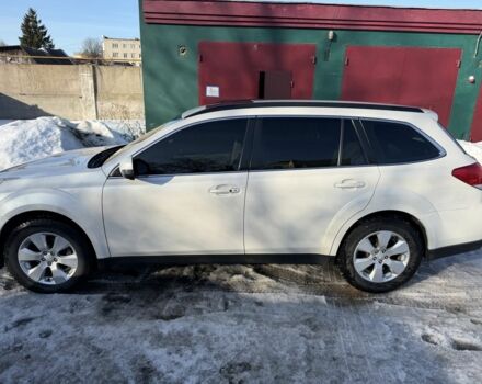 Білий Субару Аутбек, об'ємом двигуна 2 л та пробігом 230 тис. км за 12600 $, фото 1 на Automoto.ua