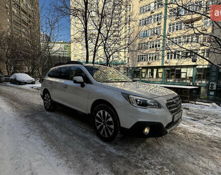 Белый Субару Аутбек, объемом двигателя 2.46 л и пробегом 217 тыс. км за 15000 $, фото 1 на Automoto.ua