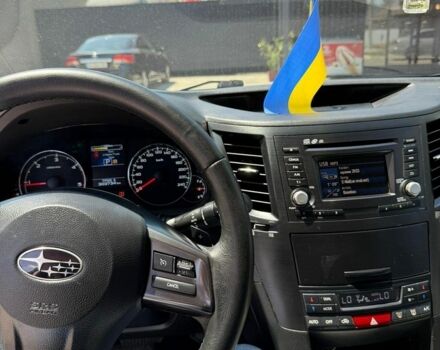 Белый Субару Аутбек, объемом двигателя 2 л и пробегом 290 тыс. км за 12500 $, фото 8 на Automoto.ua