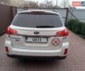 Белый Субару Аутбек, объемом двигателя 2 л и пробегом 243 тыс. км за 10500 $, фото 5 на Automoto.ua