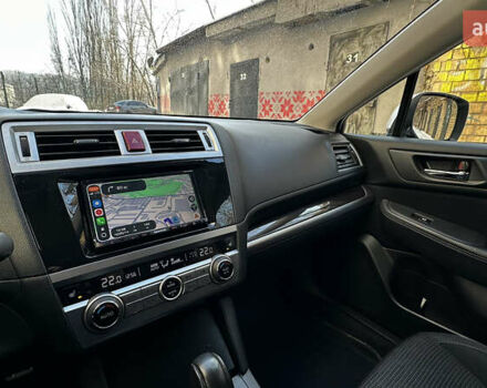 Белый Субару Аутбек, объемом двигателя 2.46 л и пробегом 217 тыс. км за 15000 $, фото 10 на Automoto.ua