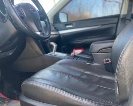 Белый Субару Аутбек, объемом двигателя 2 л и пробегом 250 тыс. км за 12500 $, фото 10 на Automoto.ua