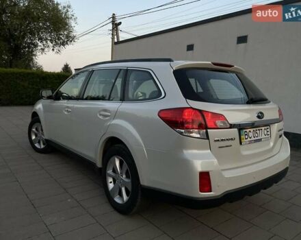 Білий Субару Аутбек, об'ємом двигуна 2 л та пробігом 176 тис. км за 12900 $, фото 6 на Automoto.ua