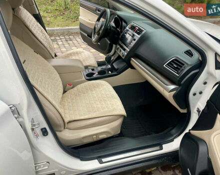 Белый Субару Аутбек, объемом двигателя 2.46 л и пробегом 170 тыс. км за 16500 $, фото 43 на Automoto.ua