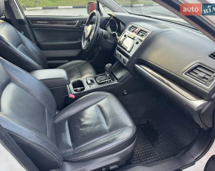 Білий Субару Аутбек, об'ємом двигуна 2.5 л та пробігом 142 тис. км за 16000 $, фото 9 на Automoto.ua