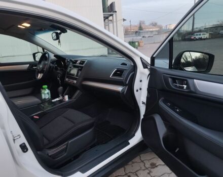 Белый Субару Аутбек, объемом двигателя 2.5 л и пробегом 133 тыс. км за 14700 $, фото 6 на Automoto.ua