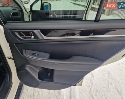 Білий Субару Аутбек, об'ємом двигуна 2 л та пробігом 339 тис. км за 12500 $, фото 19 на Automoto.ua