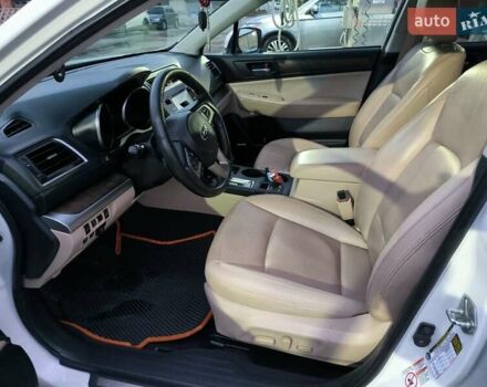 Белый Субару Аутбек, объемом двигателя 2.5 л и пробегом 185 тыс. км за 14200 $, фото 5 на Automoto.ua
