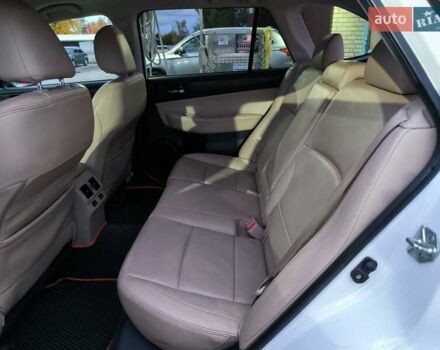 Белый Субару Аутбек, объемом двигателя 2.5 л и пробегом 185 тыс. км за 14200 $, фото 8 на Automoto.ua