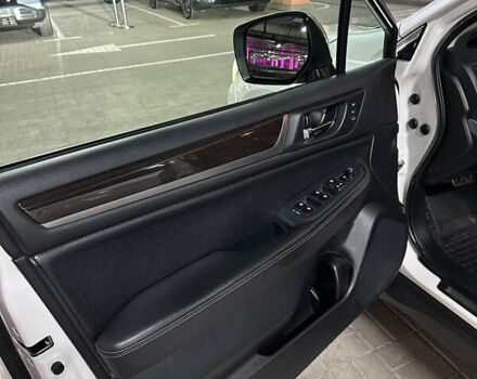 Белый Субару Аутбек, объемом двигателя 2.5 л и пробегом 197 тыс. км за 18000 $, фото 11 на Automoto.ua