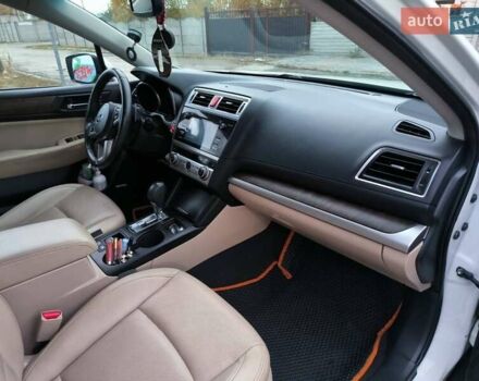 Белый Субару Аутбек, объемом двигателя 2.5 л и пробегом 185 тыс. км за 14200 $, фото 14 на Automoto.ua